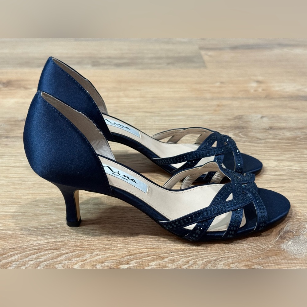 NEW Nina Cissy Crystal Embellished Kitten Heel Sandal Navy Size 6